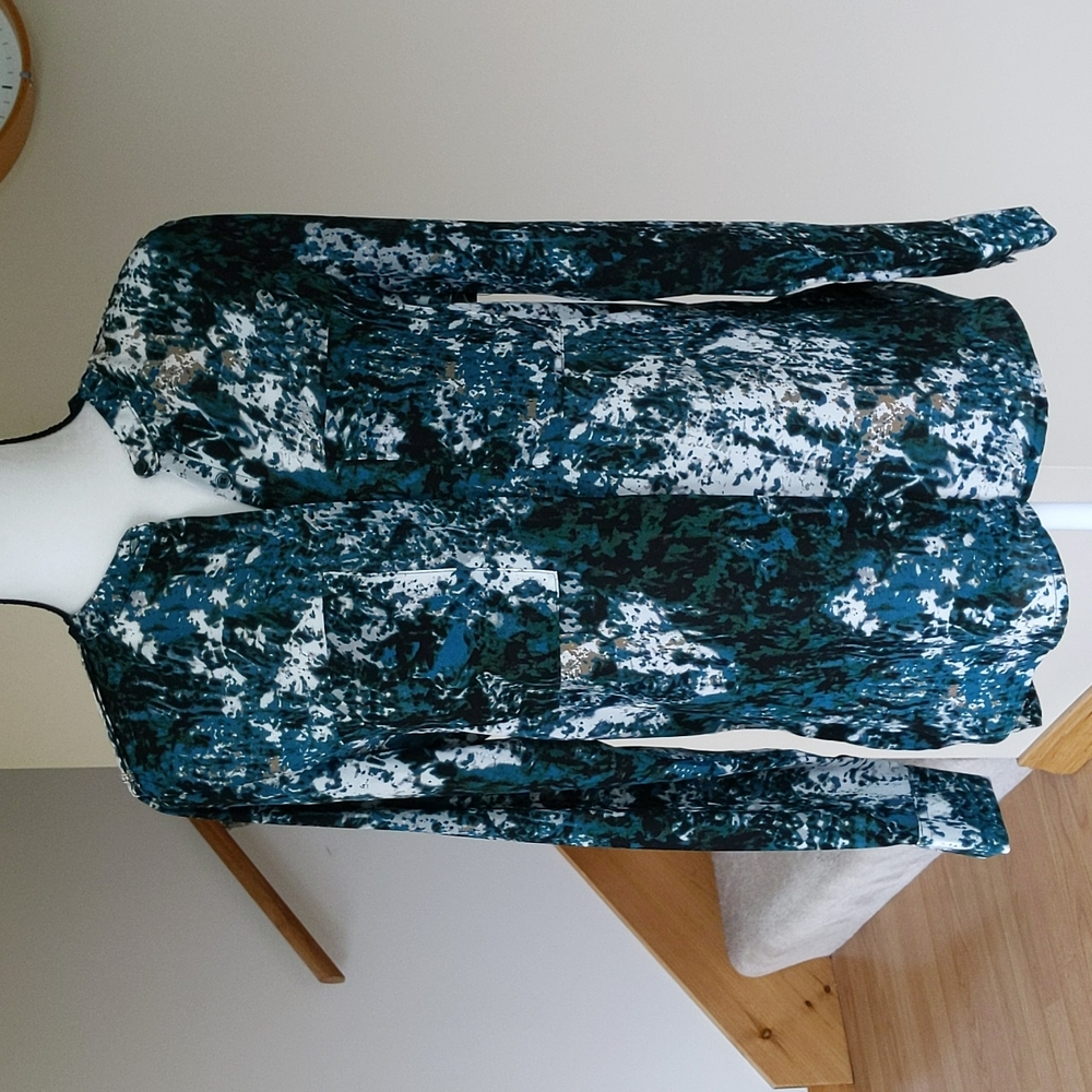 NEW Larry Levine Button Up Button Down High Low Blouse M Multicolored Scatter